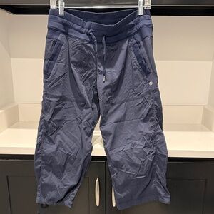 Lululemon Dance Studio Crop Capri pants in navy blue size 8